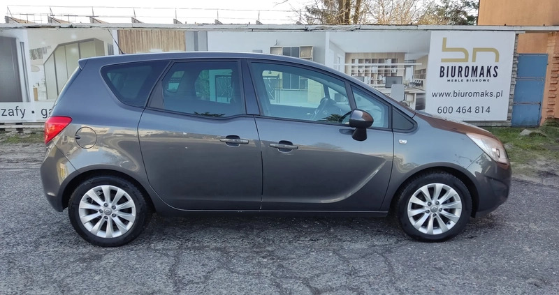 Opel Meriva cena 24900 przebieg: 166000, rok produkcji 2012 z Tczew małe 407